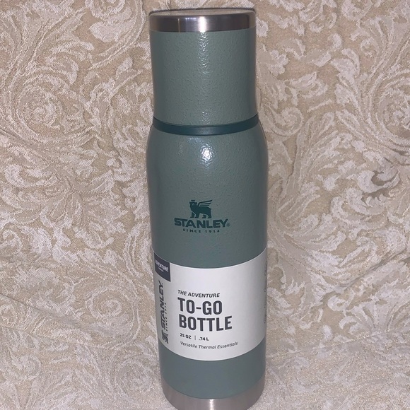 Stanley NEW The Adventure To-Go Bottle - Versatile Thermal Essentials - 25 oz - Picture 1 of 7